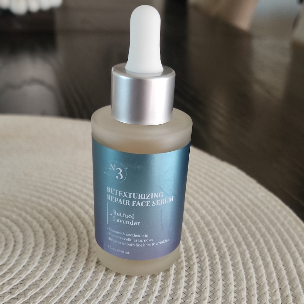 NWOT Retexturizing Repair Face Serum With Retinol And Lavender